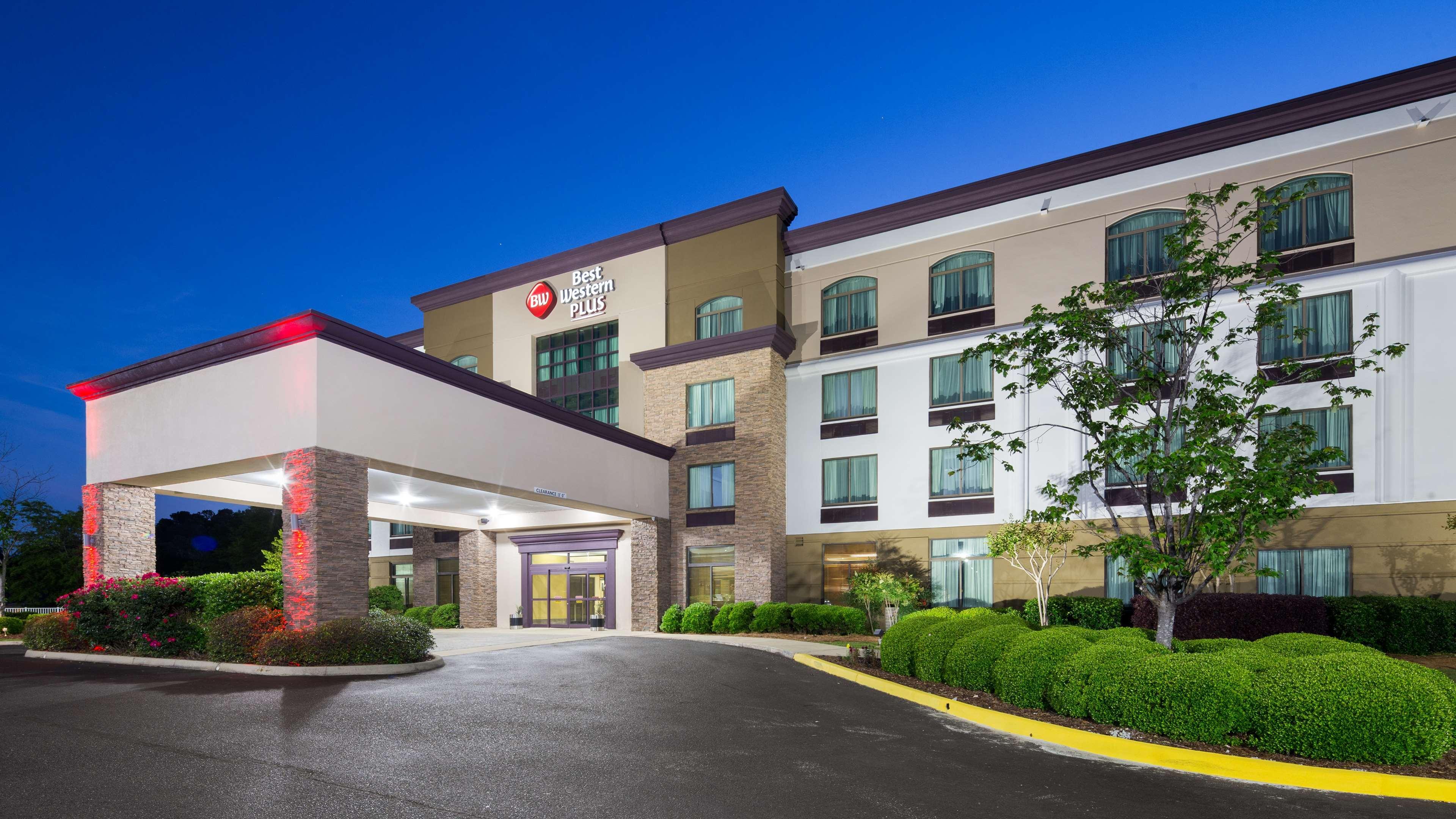 Best Western Plus Birmingham Inn & Suites Exterior photo